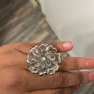 Costume Jewelry Silver Flower Ring Size 5 1/2